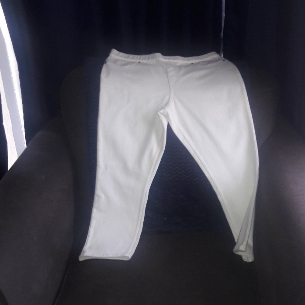 White Capris